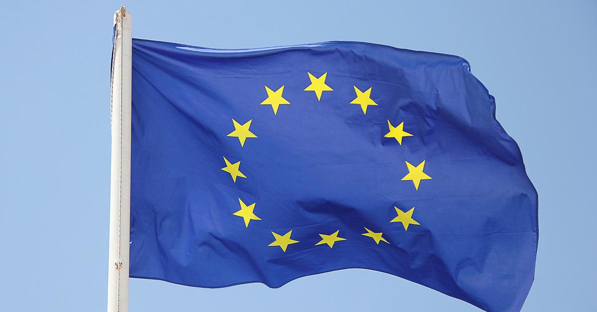 EU:s blåa flagga med gula stjärnor i en cirkel